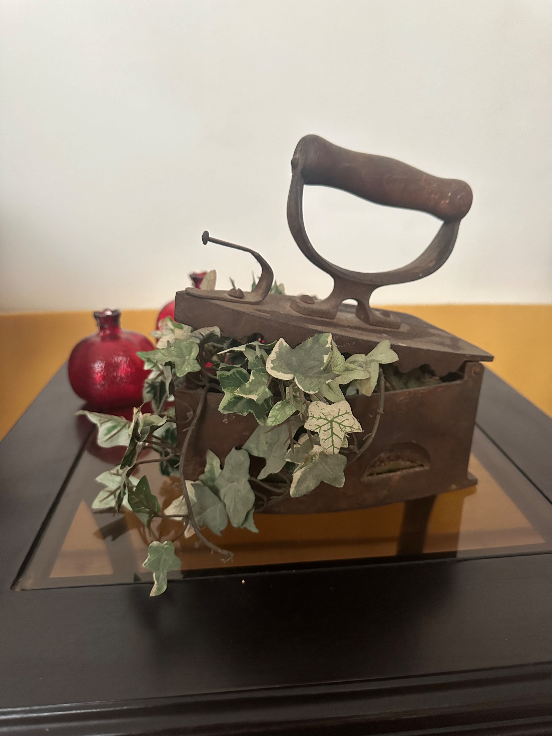 اتو ذغالی قدیمی