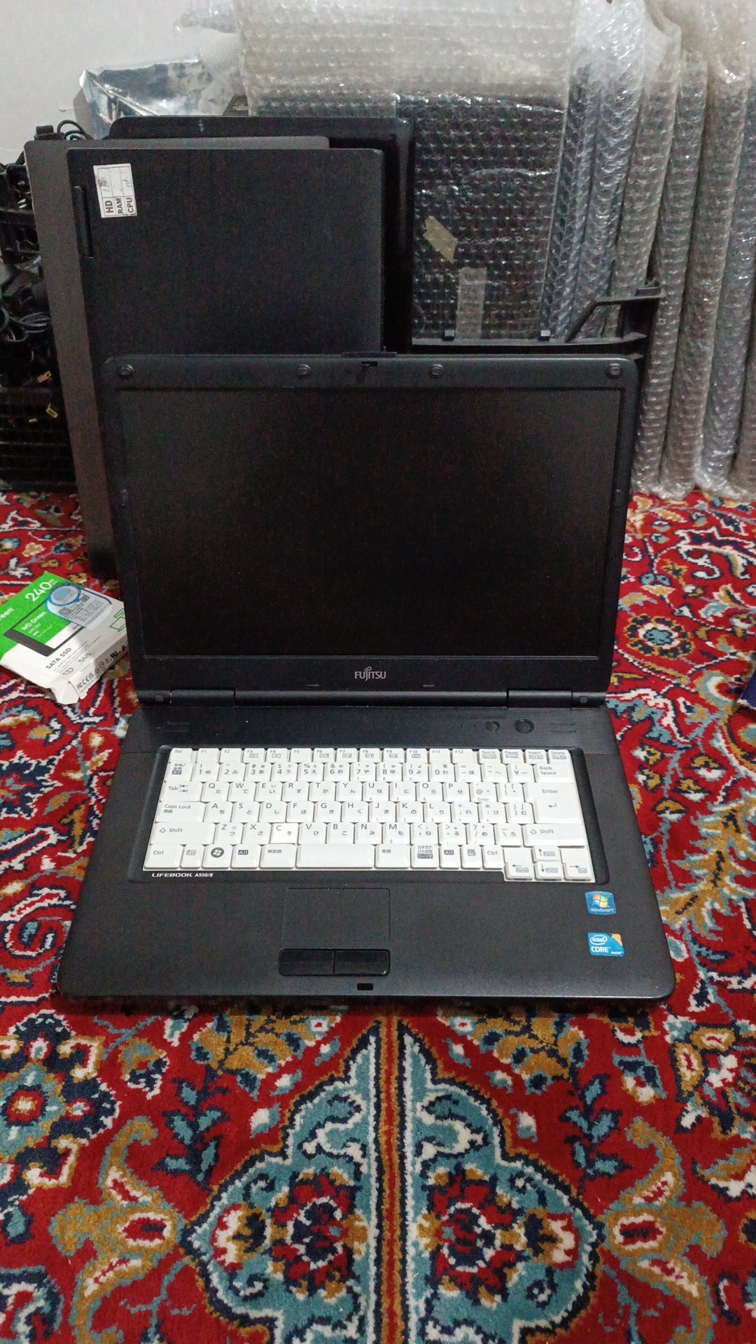 لپ تاپ فوجیتسو i5 توضیحات دارد