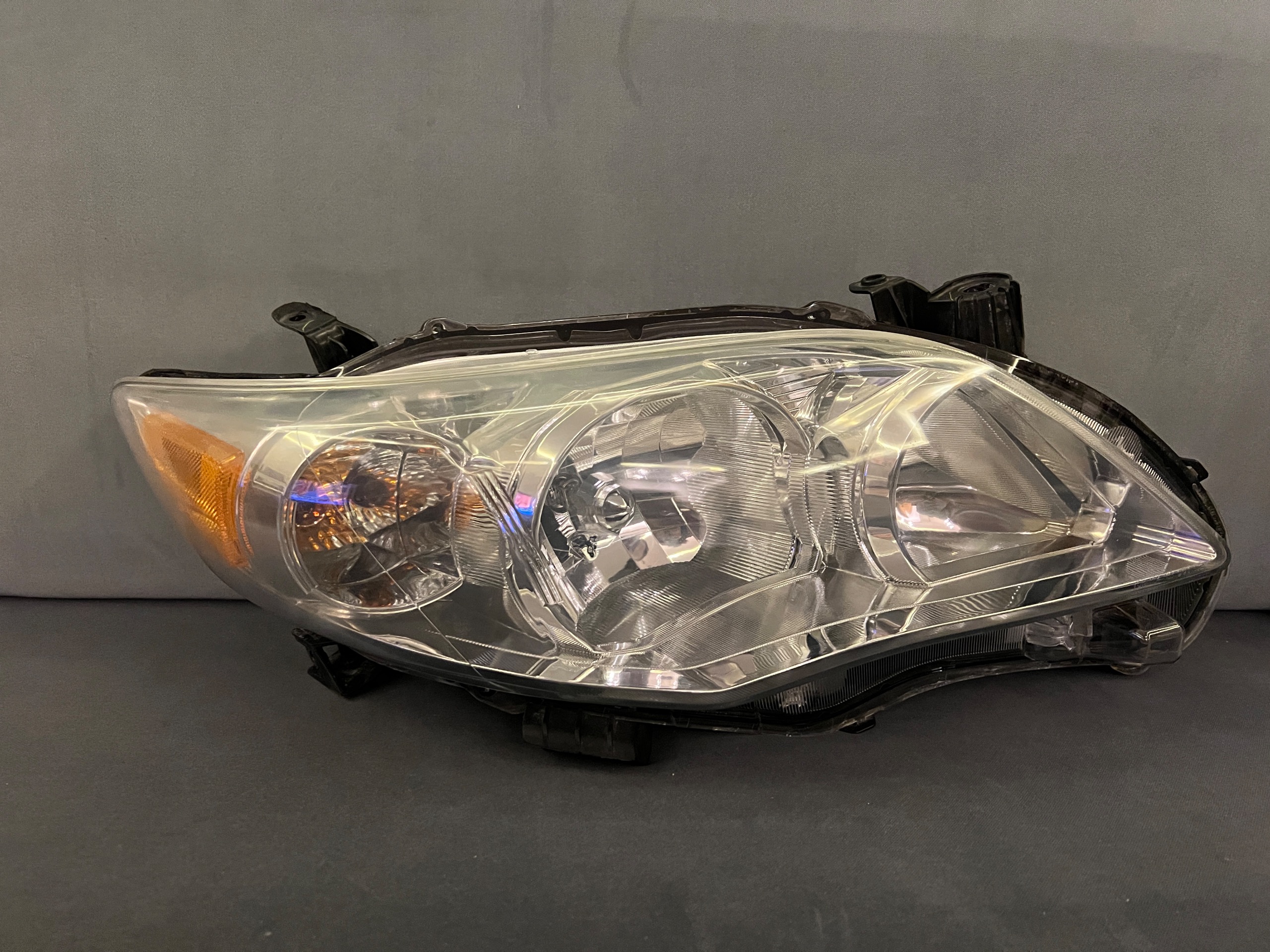 چراغ جلوی تویوتا کرولای E140/150 تیپ LE