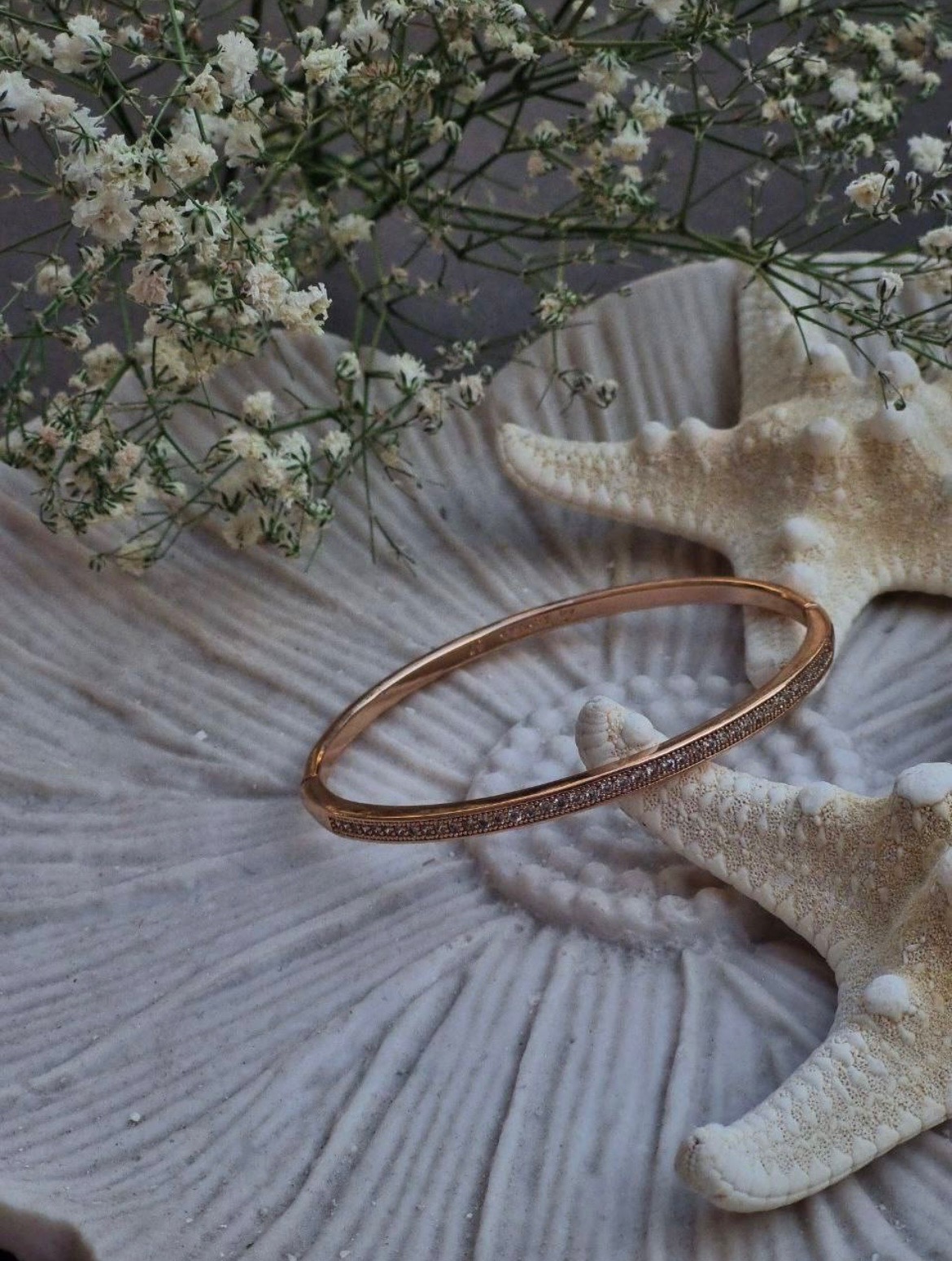 دستبند ( کاملا نو)