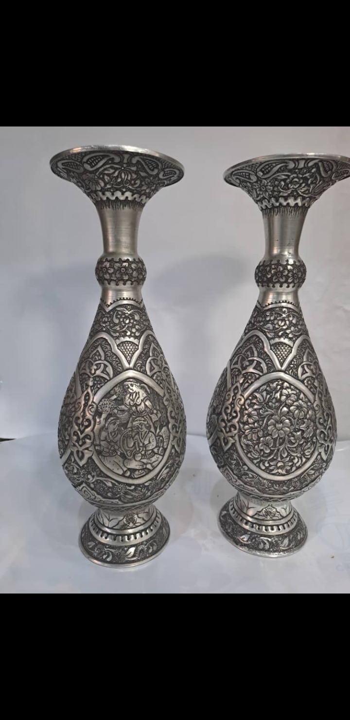 گلدان مسی قلم زنی شده