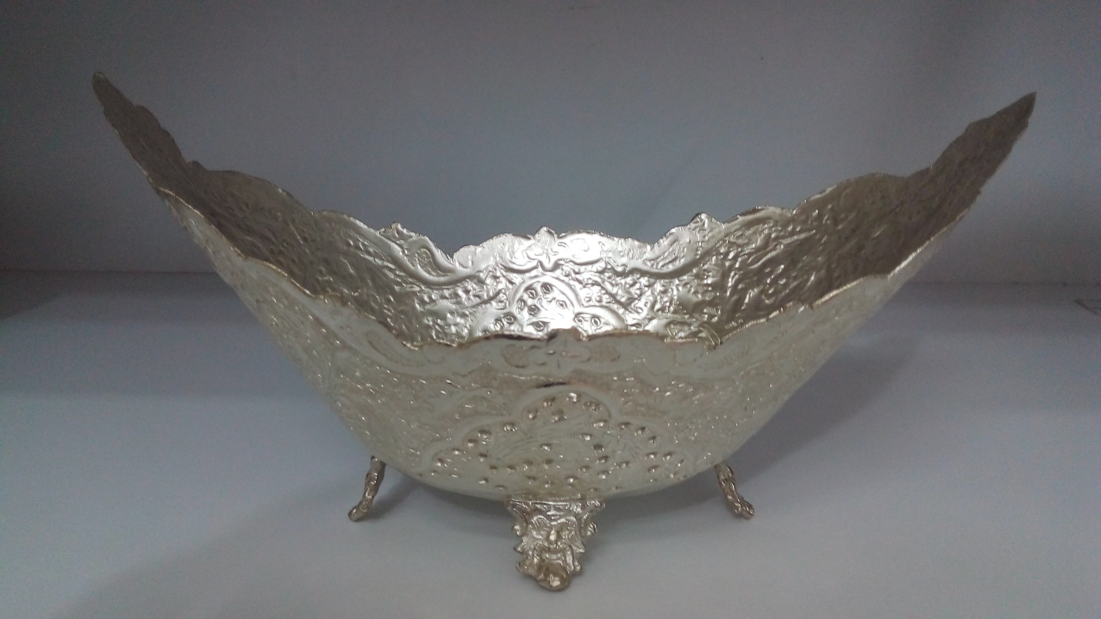 کاسه قایقی (میوه خوری)