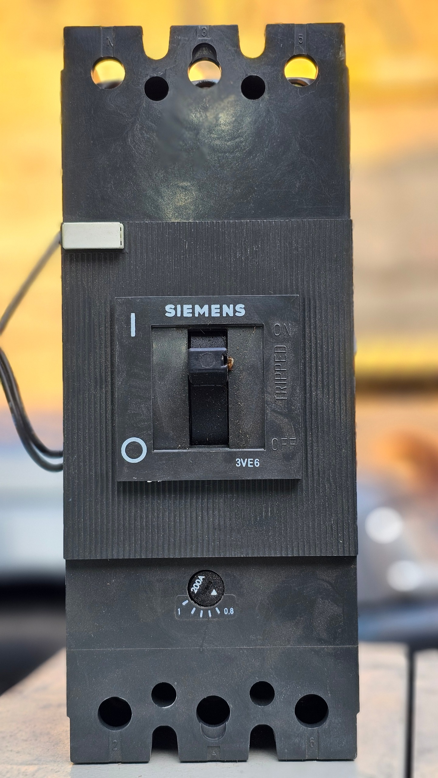 کلید اتوماتیک 200 آمپر برند زیمنس آکبند