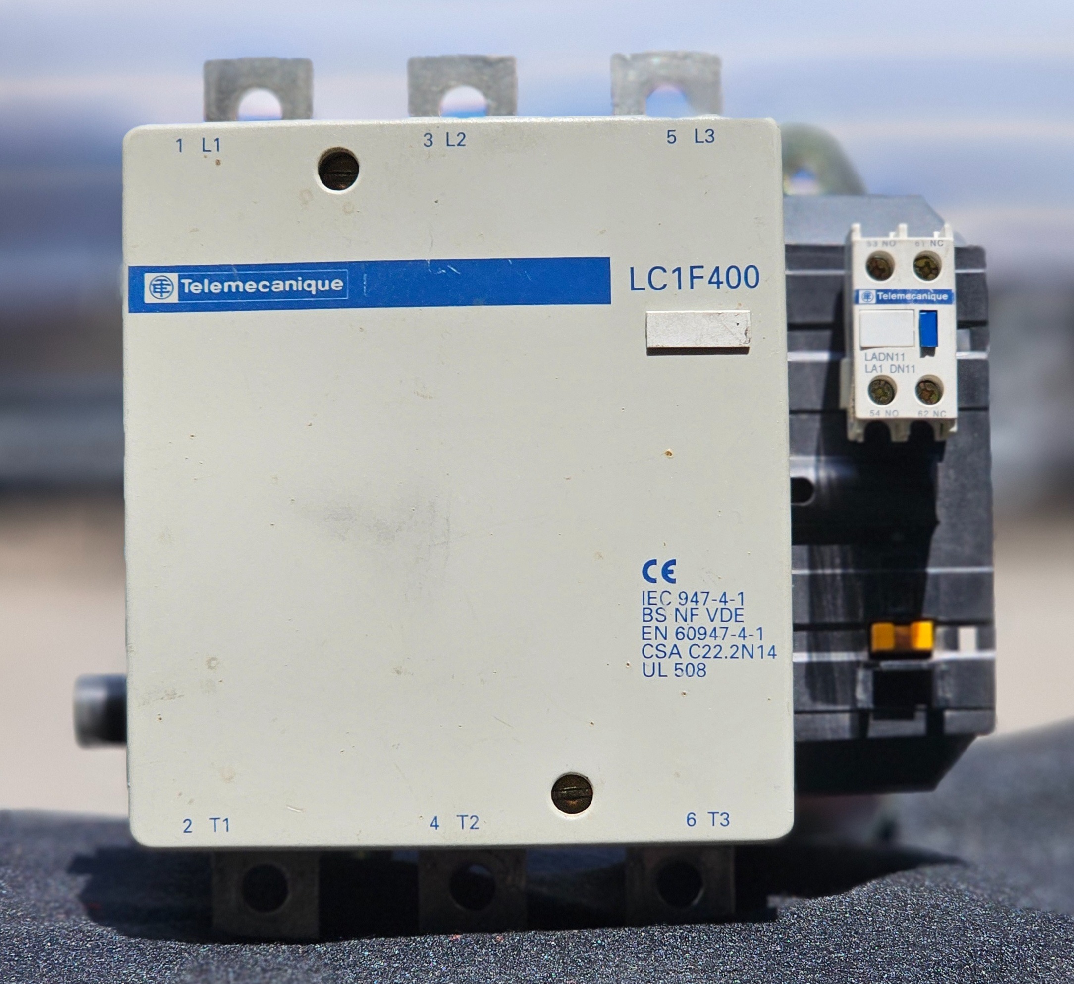 کنتاکتور F400 اشنایدر