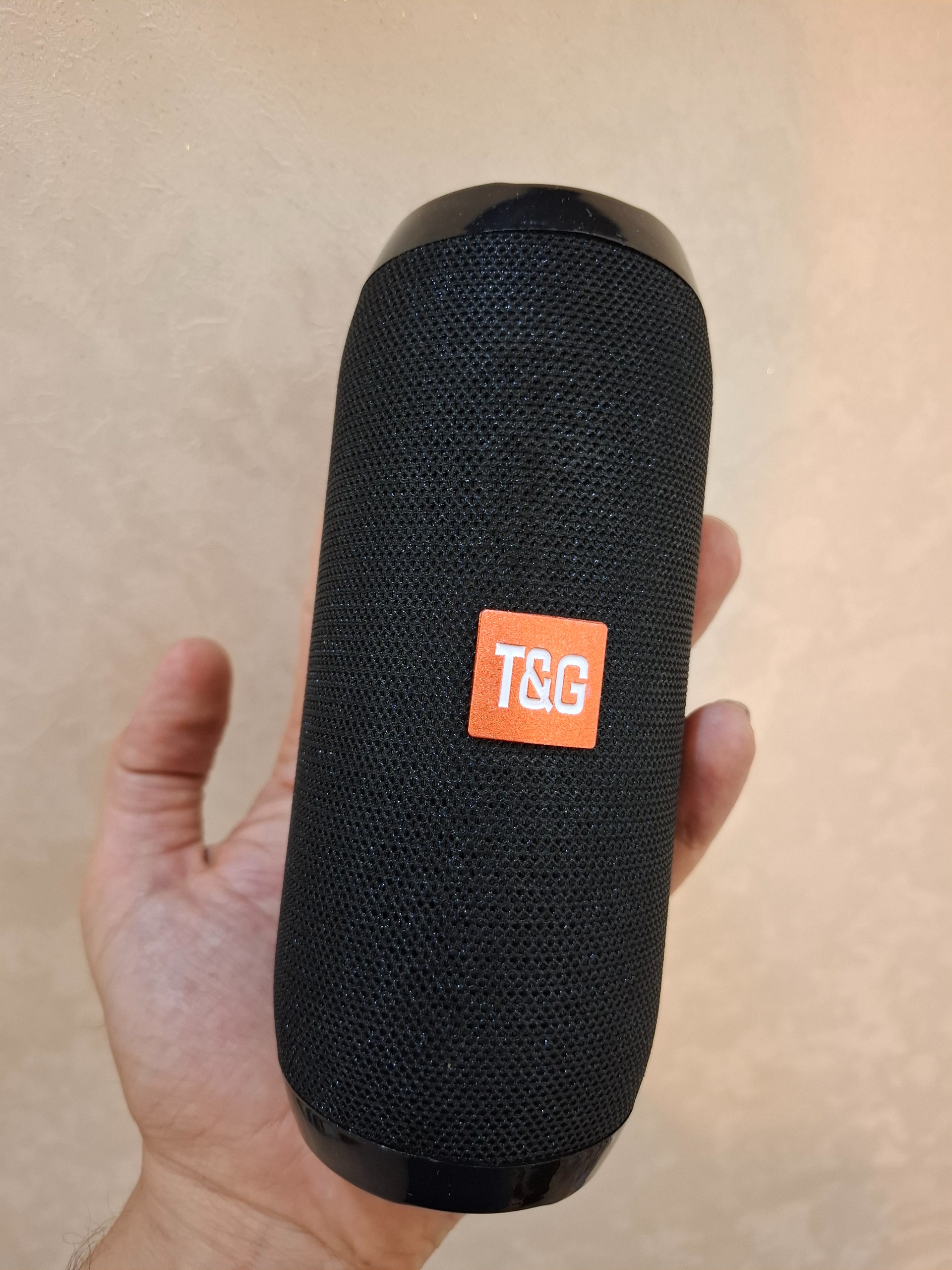اسپیکر بلوتوثی و همراه TG