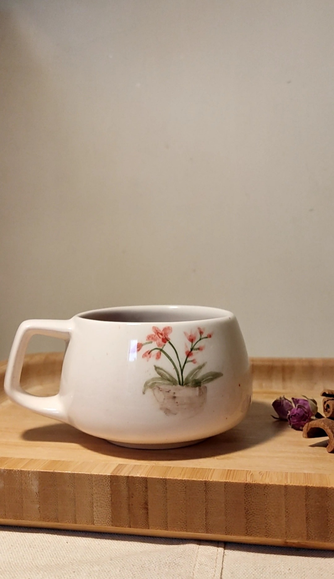 فنحان گل ارکیده