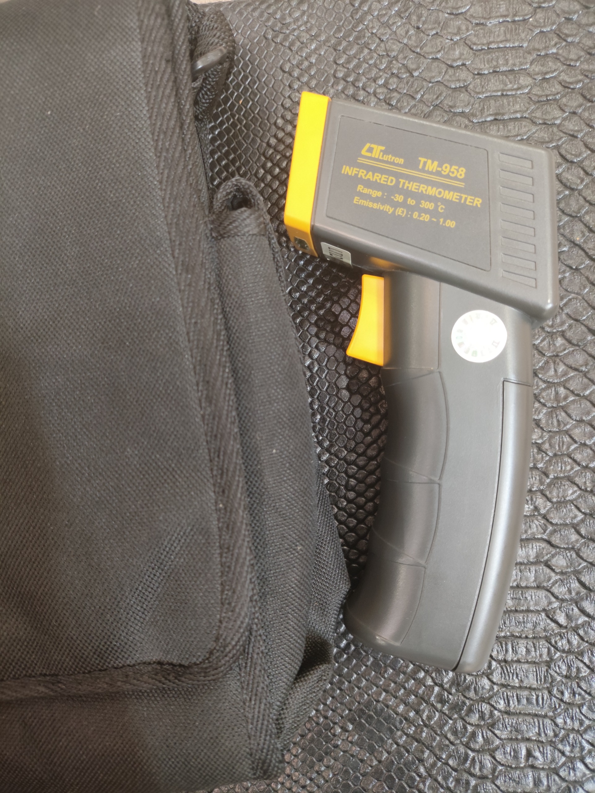 دما سنج لیزر لوترون مدل TM958