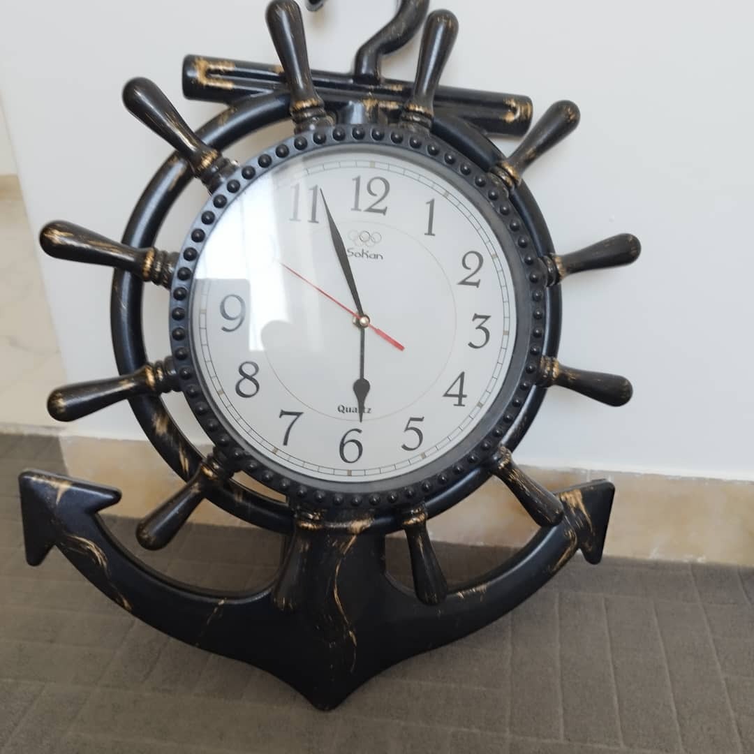 ساعت دیواری کاملا نو