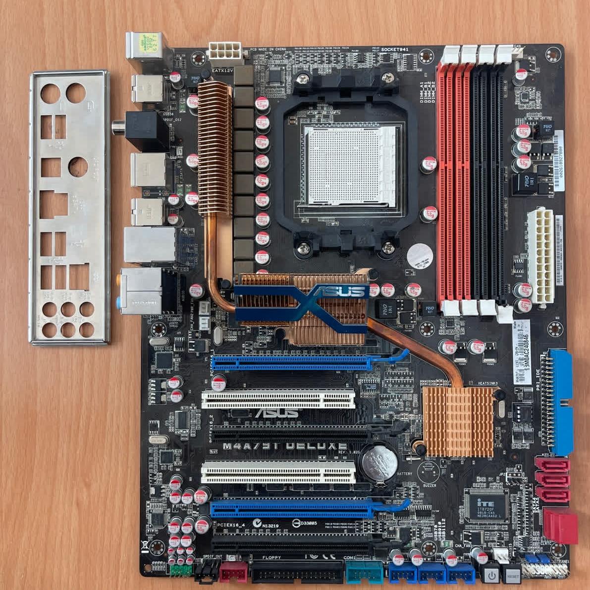مادربرد حرفهای ایسوس ASUS M4A79T Deluxeگیمینگ
