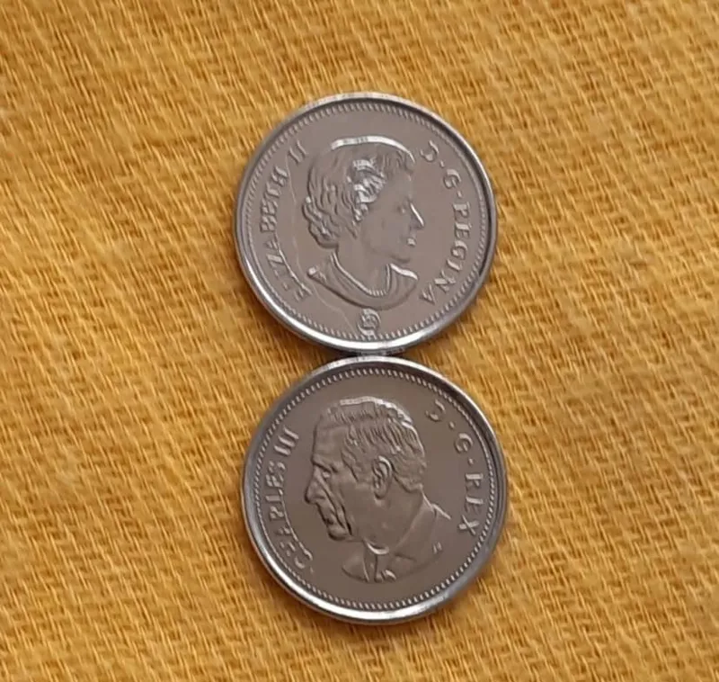 کوارتر چالز و ملکه باهم(2 کوارتر کانادا)