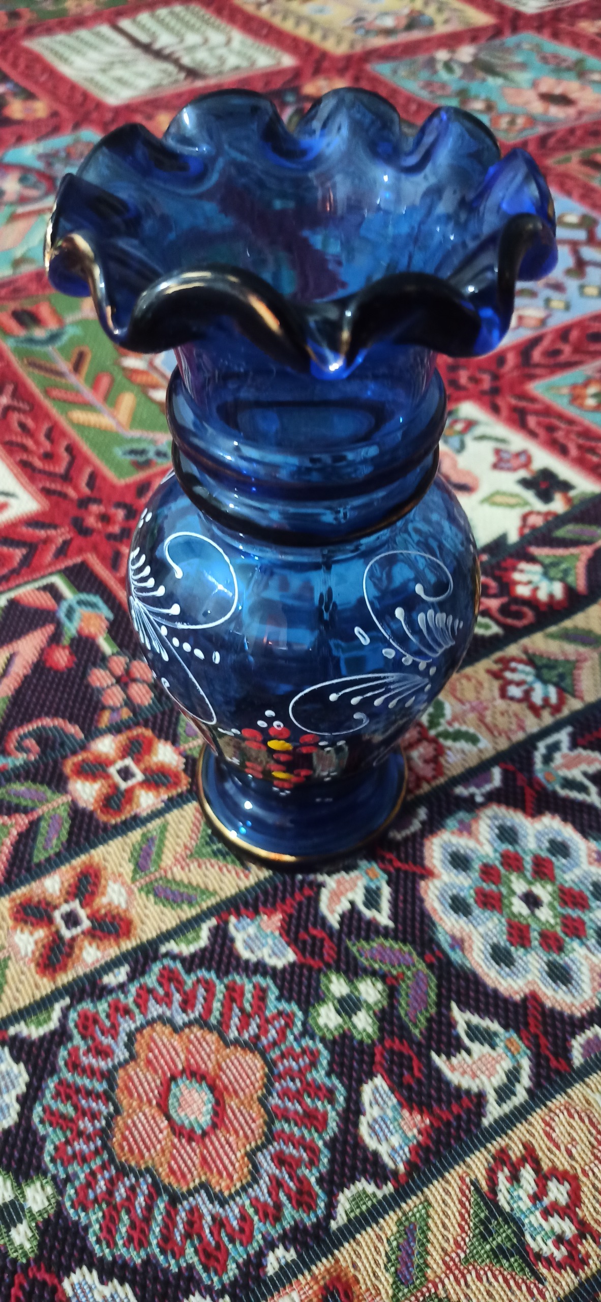 گلدان شیشه ای قدیمی