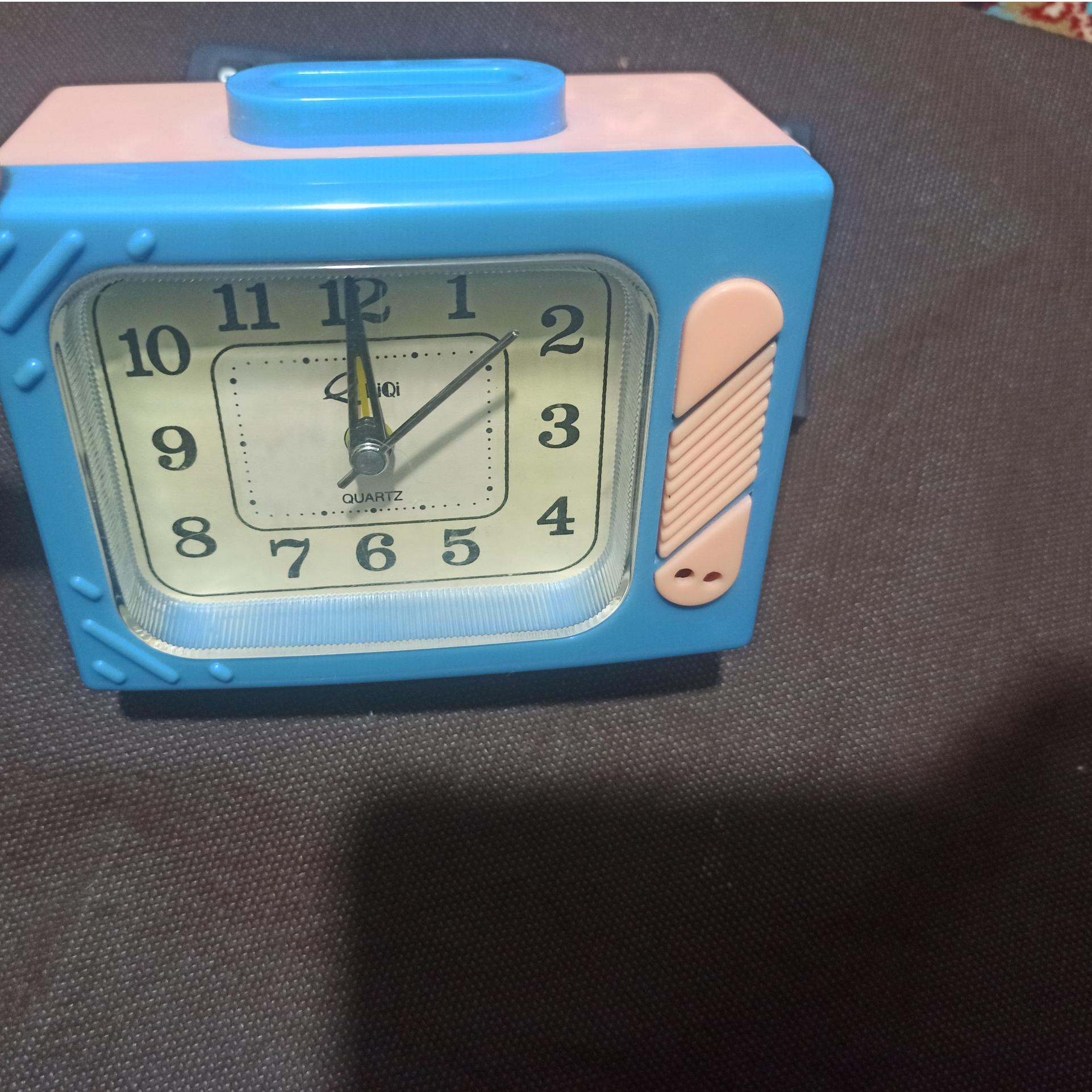 ساعت رومیزی زنج دار
