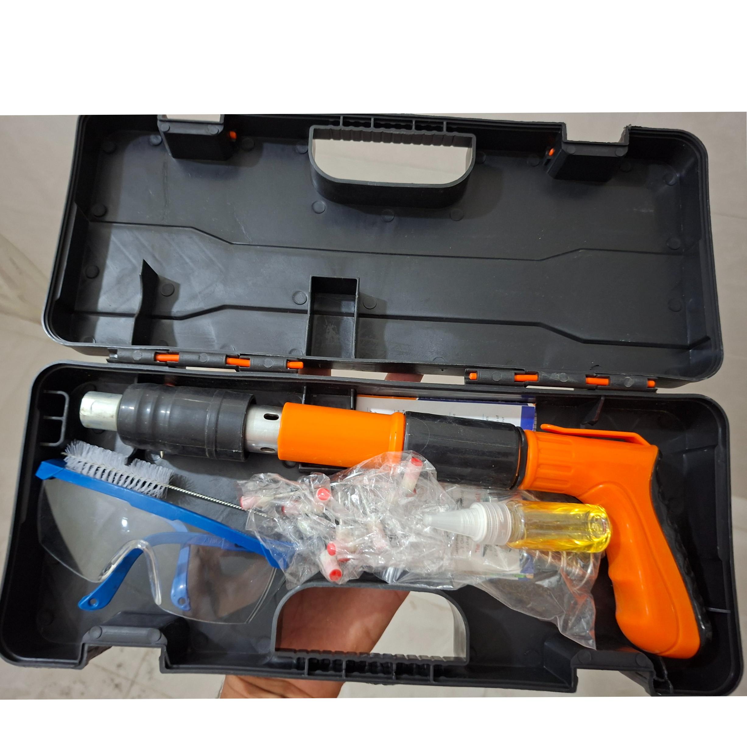 میخکوب دستی با میخ چاشنی دار