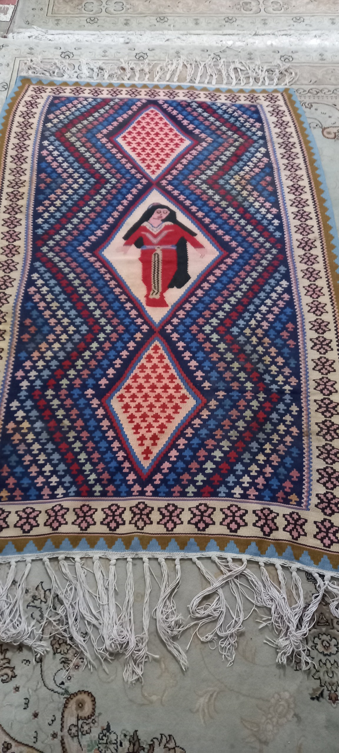 گلیم دستباف بسیار سالم ودر حد