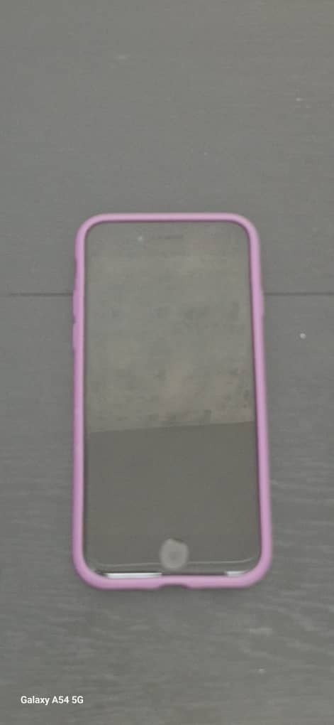 گوشی ایفون se2020