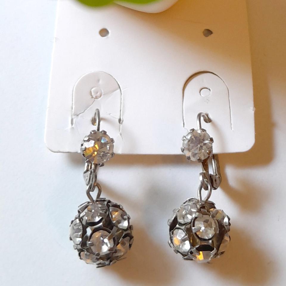 گوشواره گوی نگین دار طرح آنتیک