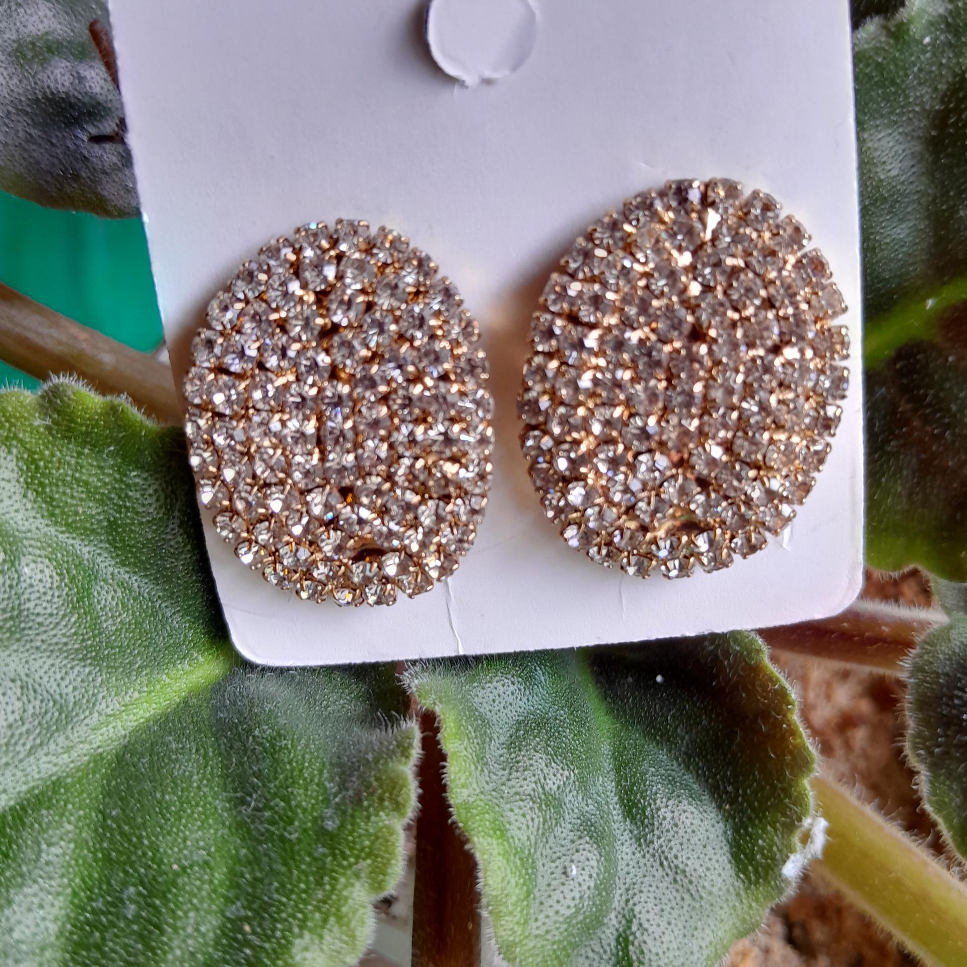 گوشواره بیضی نگینی