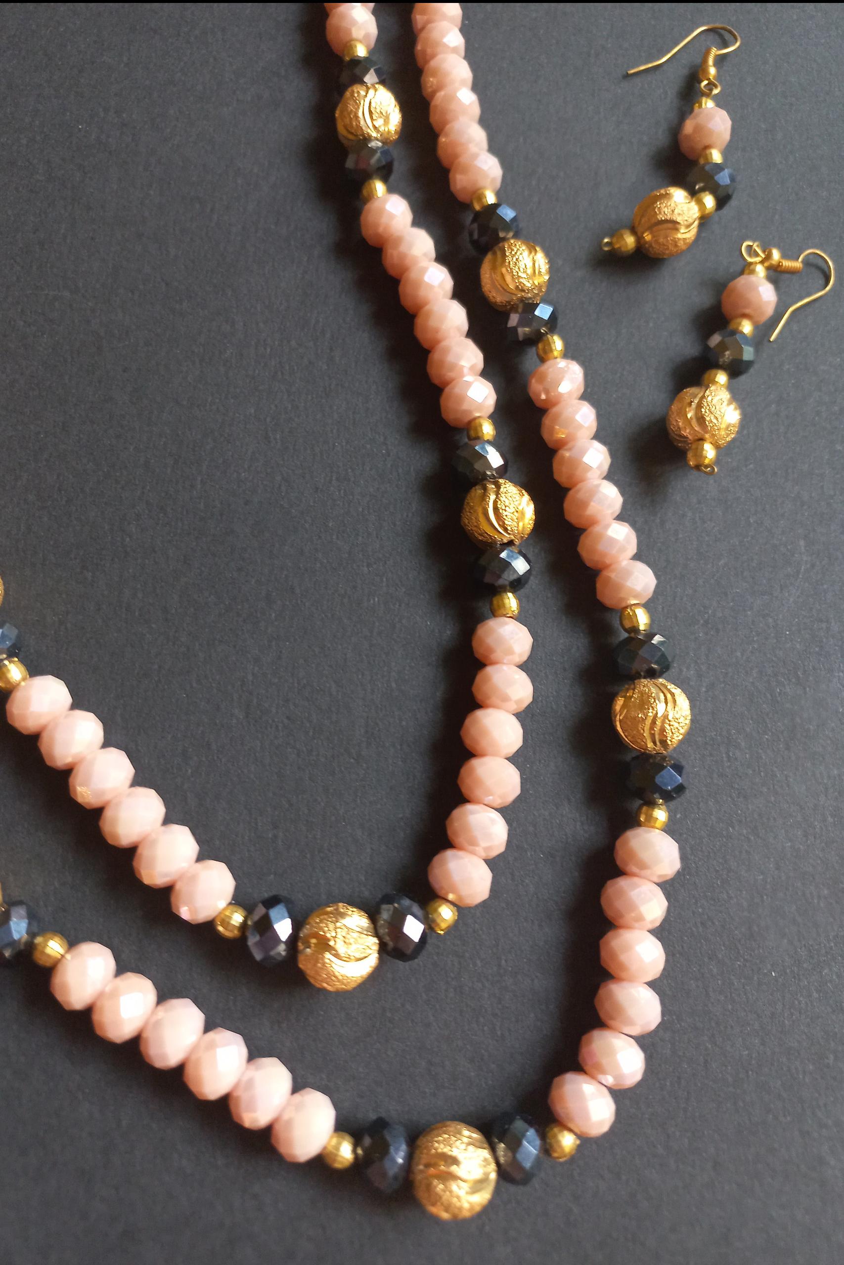 نیم ست بلند گلبهی مشکی طلایی کار دست