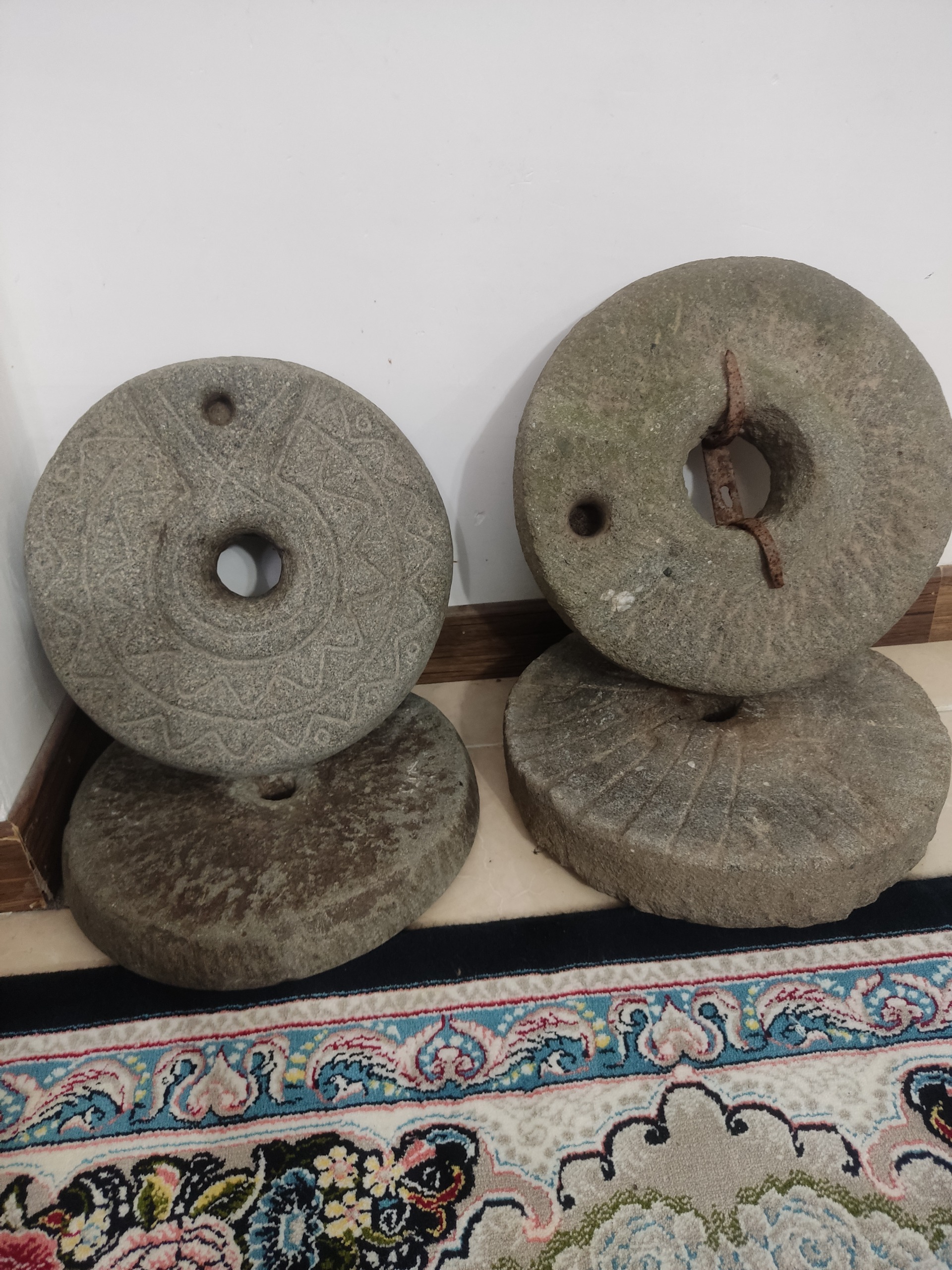 سنگ آسیاب قدیمی