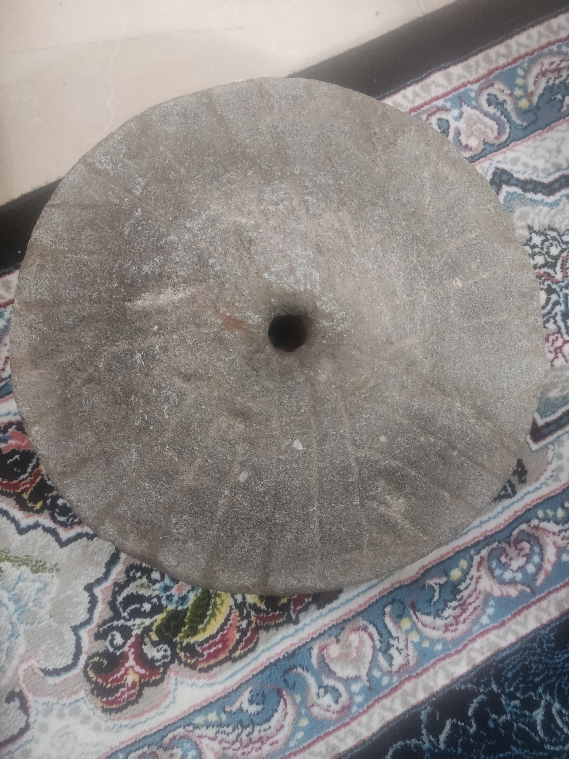 آسیاب سنگی قدیمی