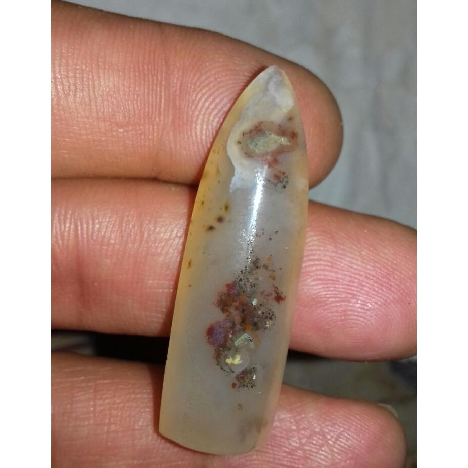 زخمه(مضراب)تار از سنگ عقیق