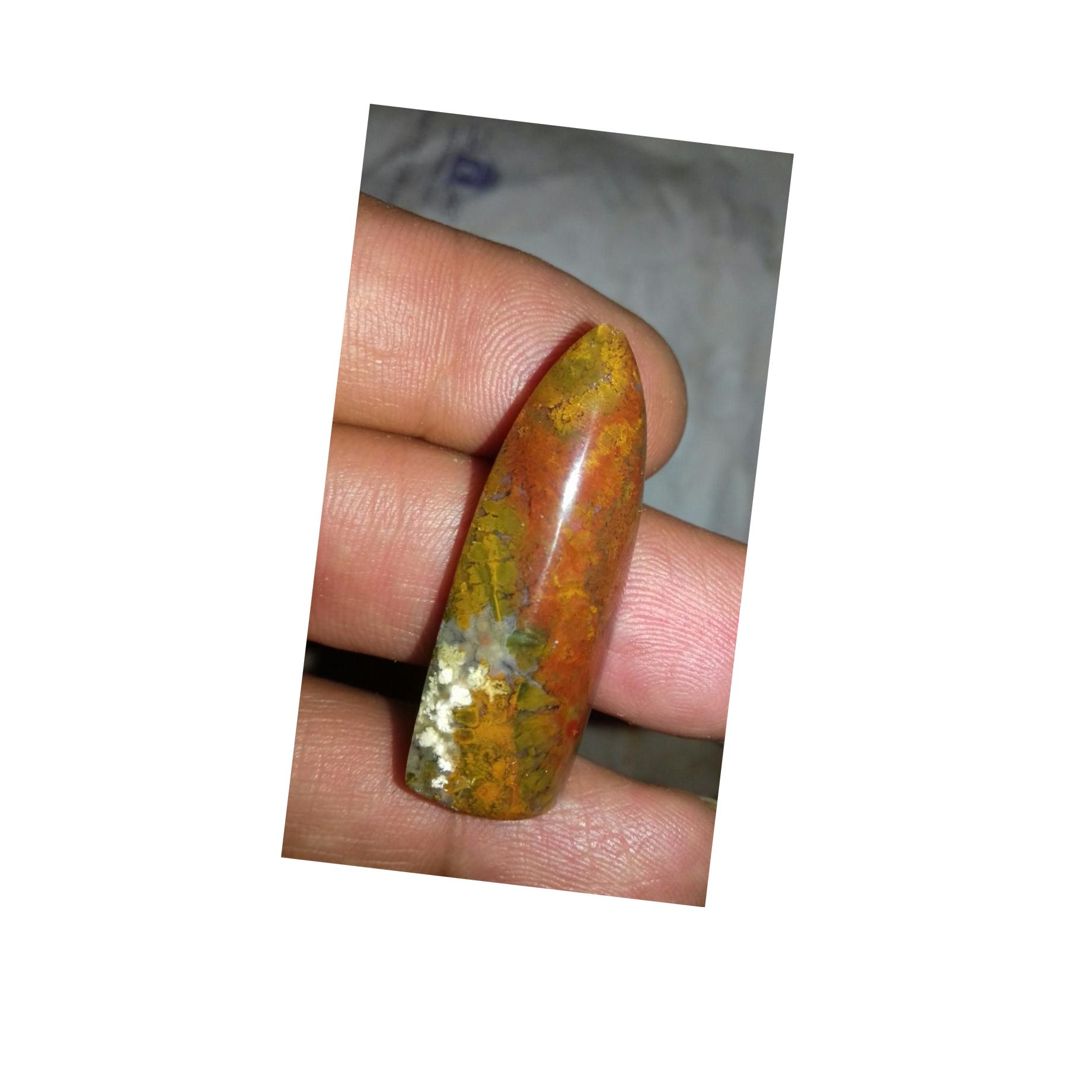 زخمه(مضراب)تار از سنگ عقیق