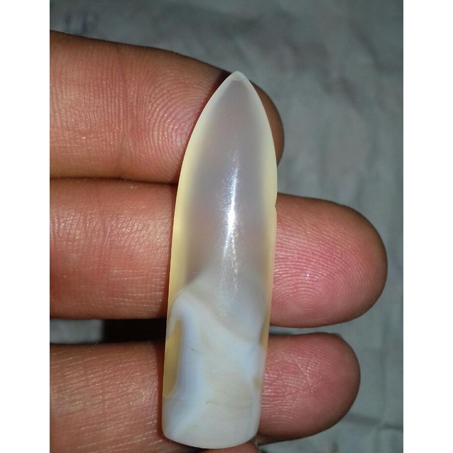 زخمه(مضراب)تار از سنگ عقیق