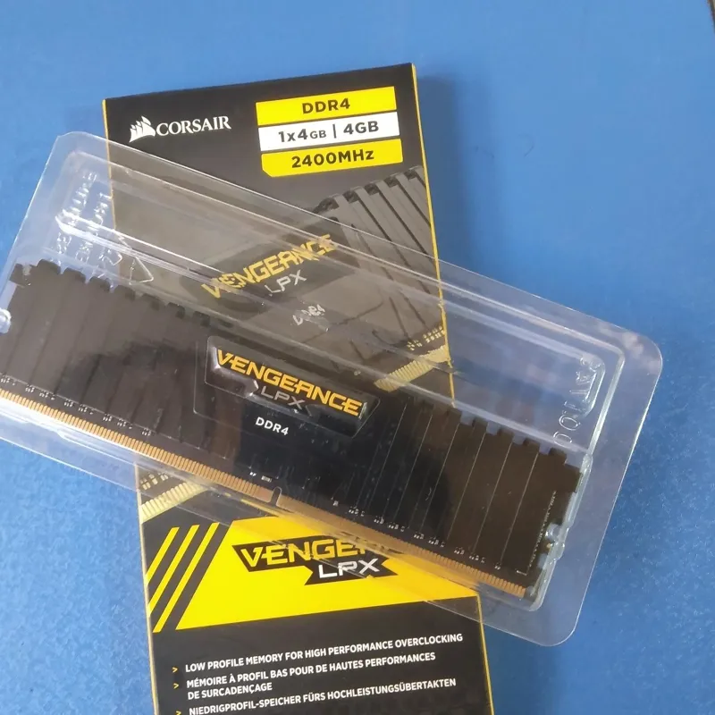 رم 4 گیگ DDR4 2400Mhz Vengeance نو