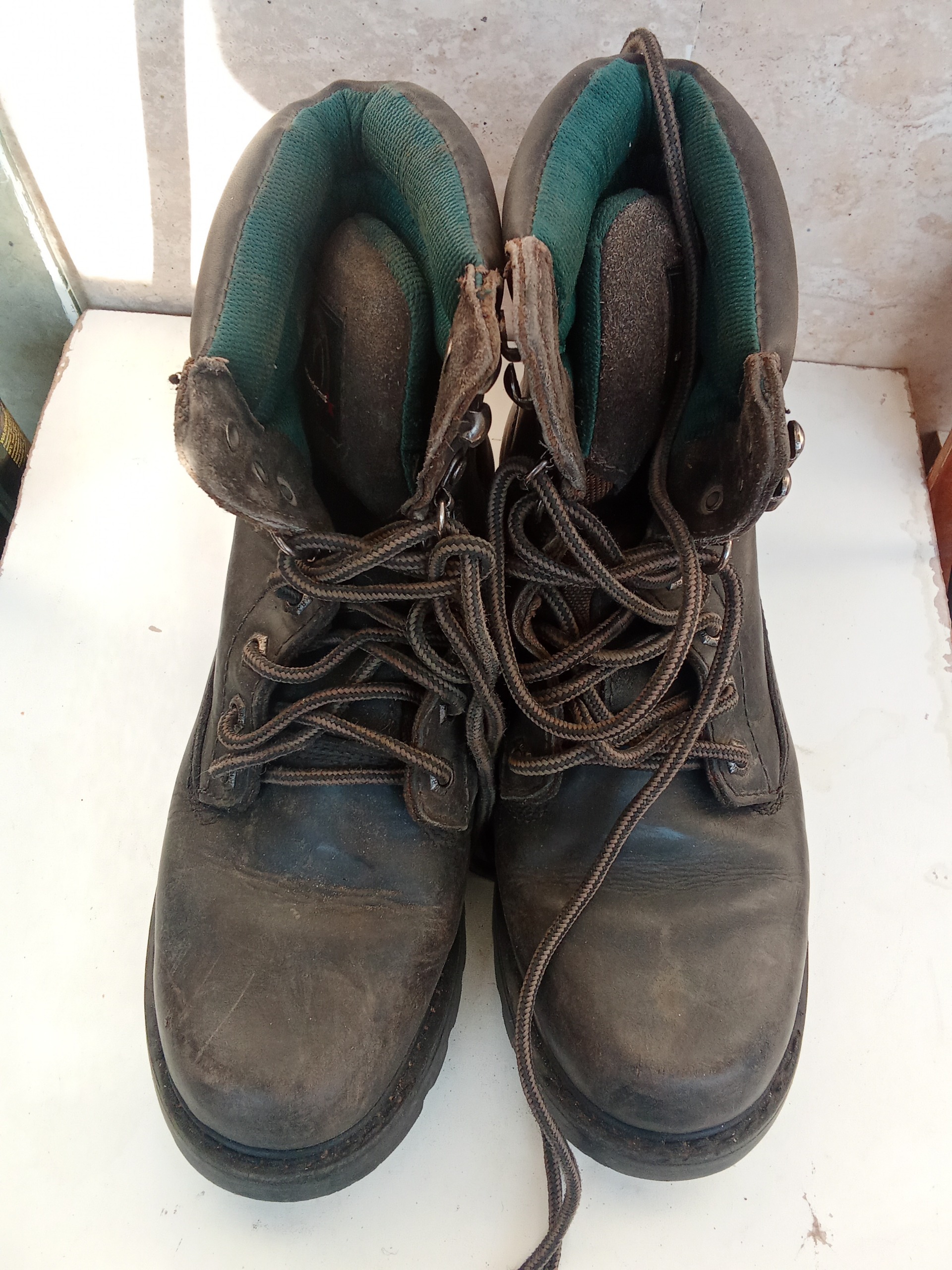 پوتین چرم ایمنی