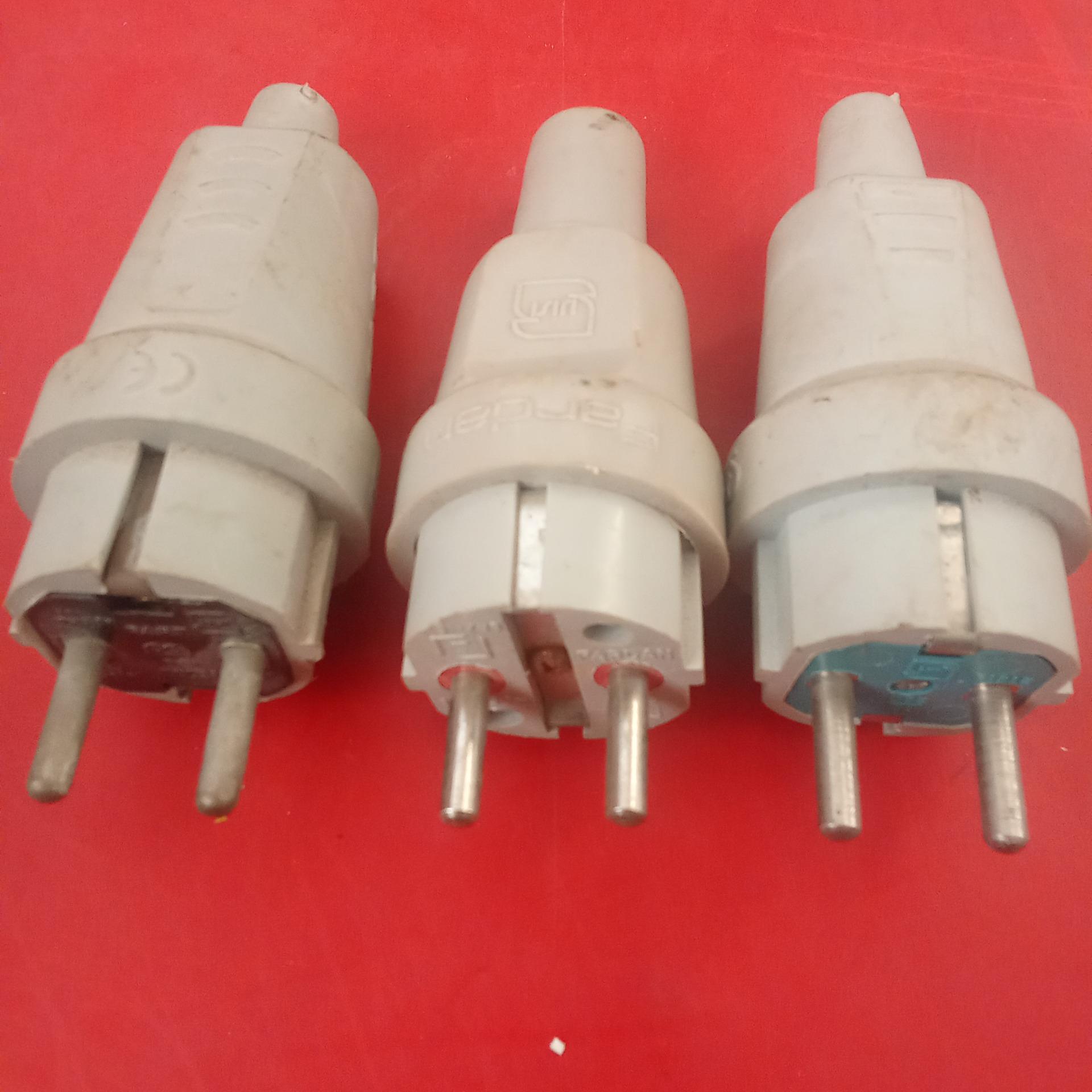 دوشاخ برق صنعتی