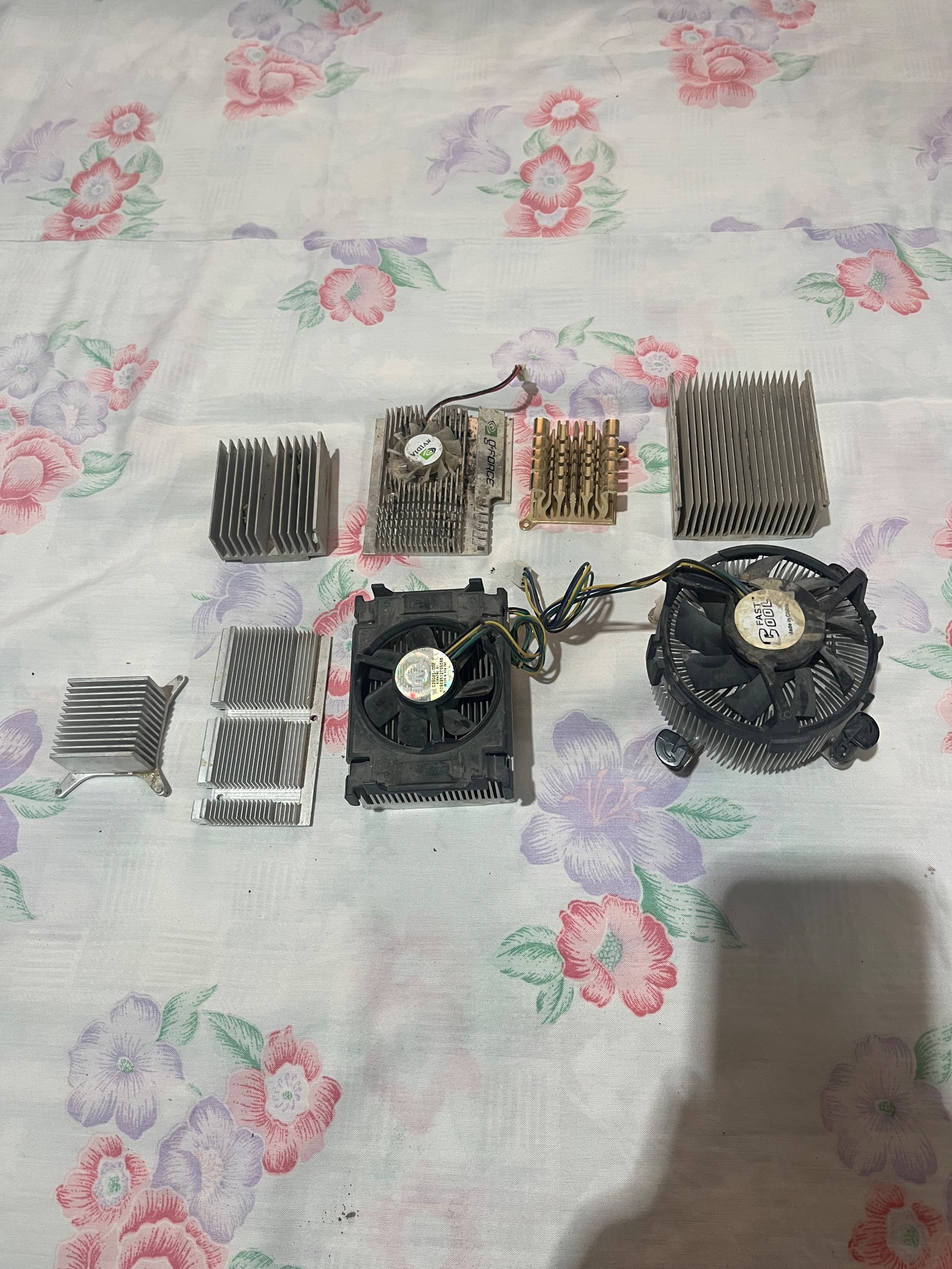 تعدادی هیت سینک و فن کامپیوتر