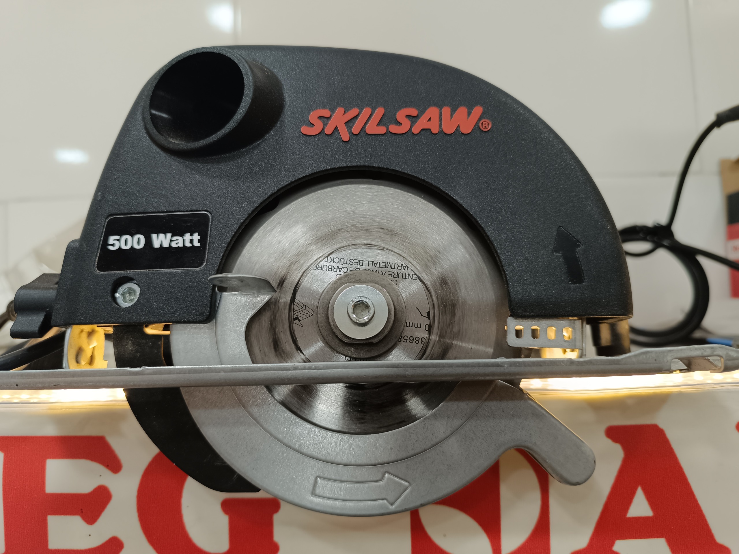 اره افقی بر skilsaw