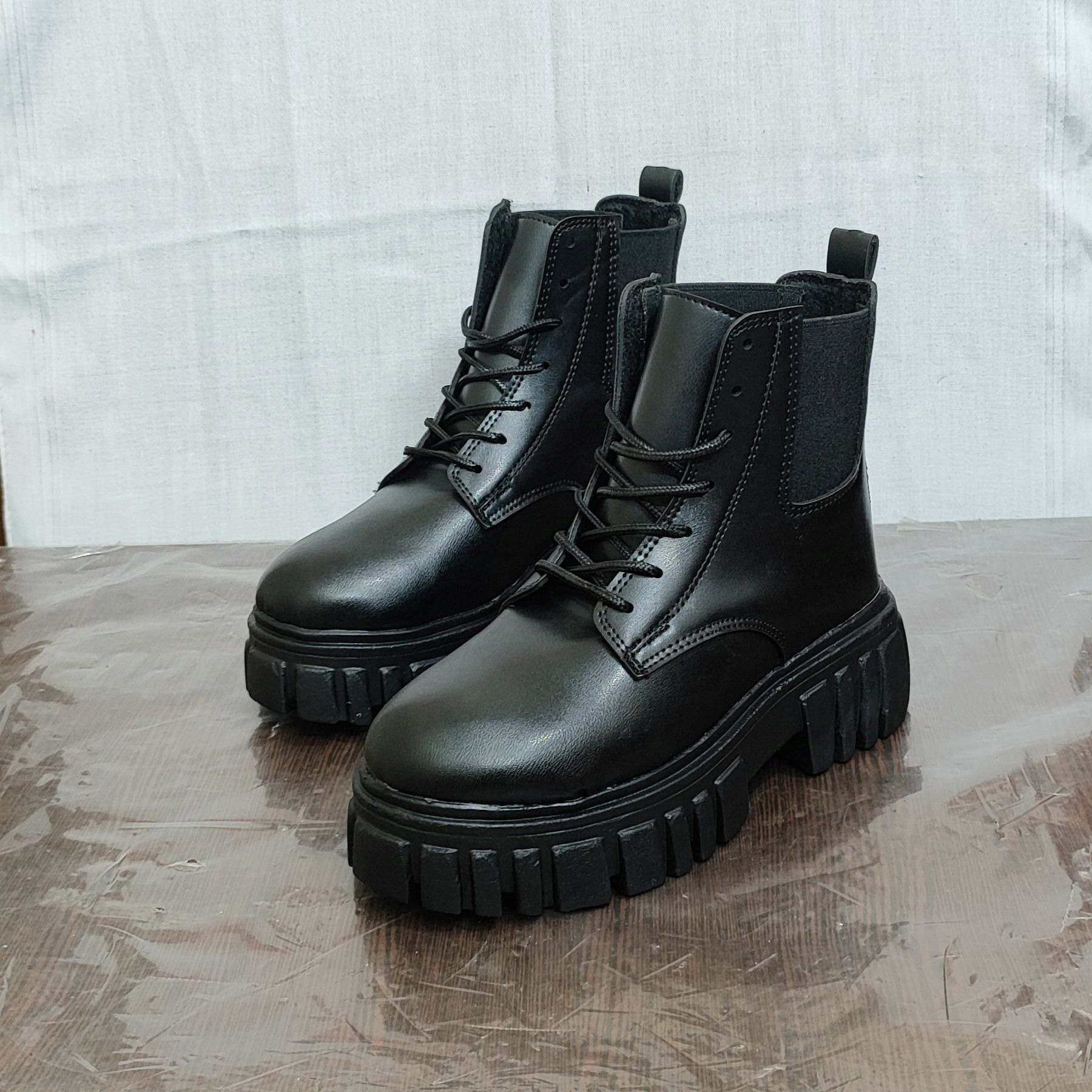 نیم بوت مشکی دخترانه و زنانه