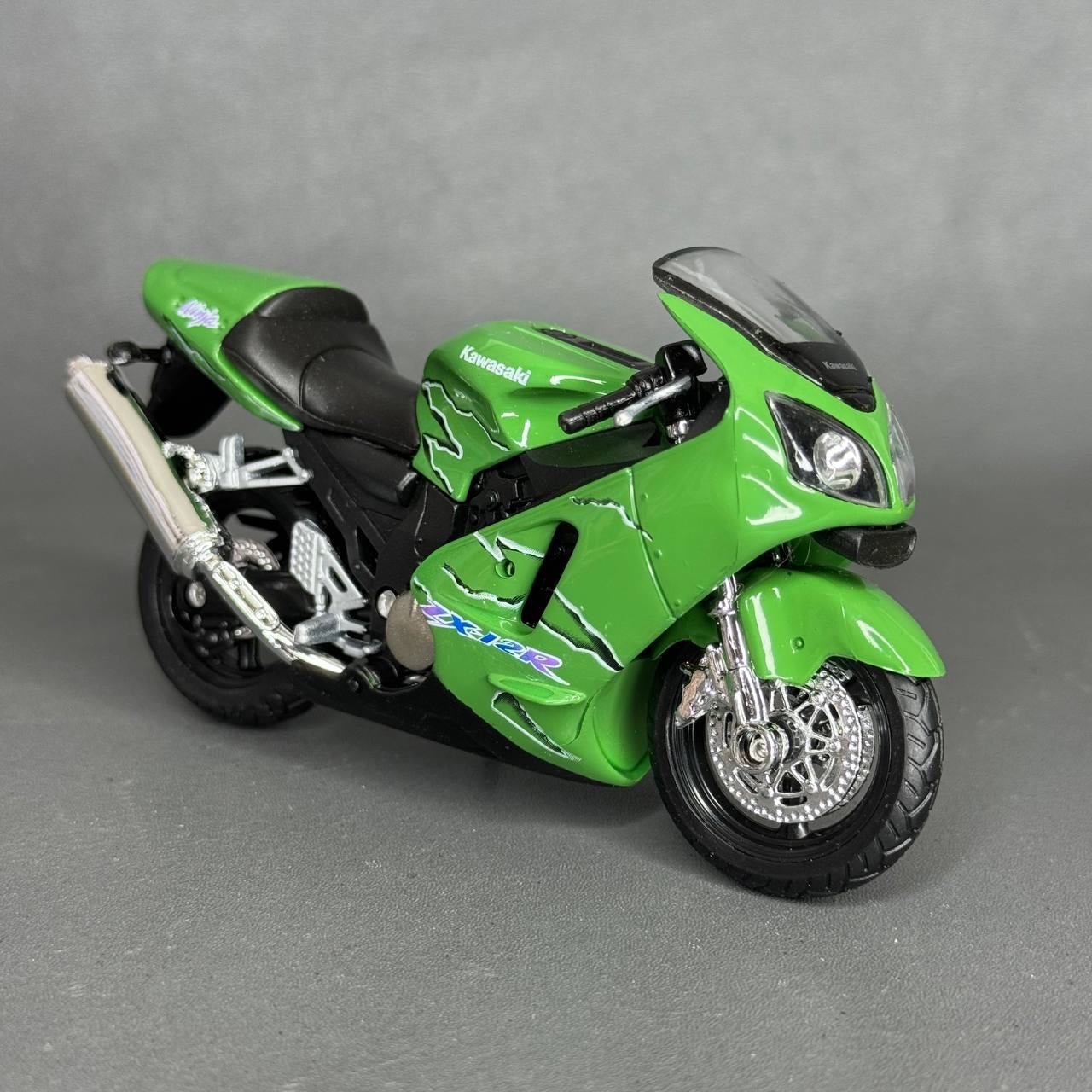 ماکت موتور کاوازاکی نینجا ZX-12R مدل 2001