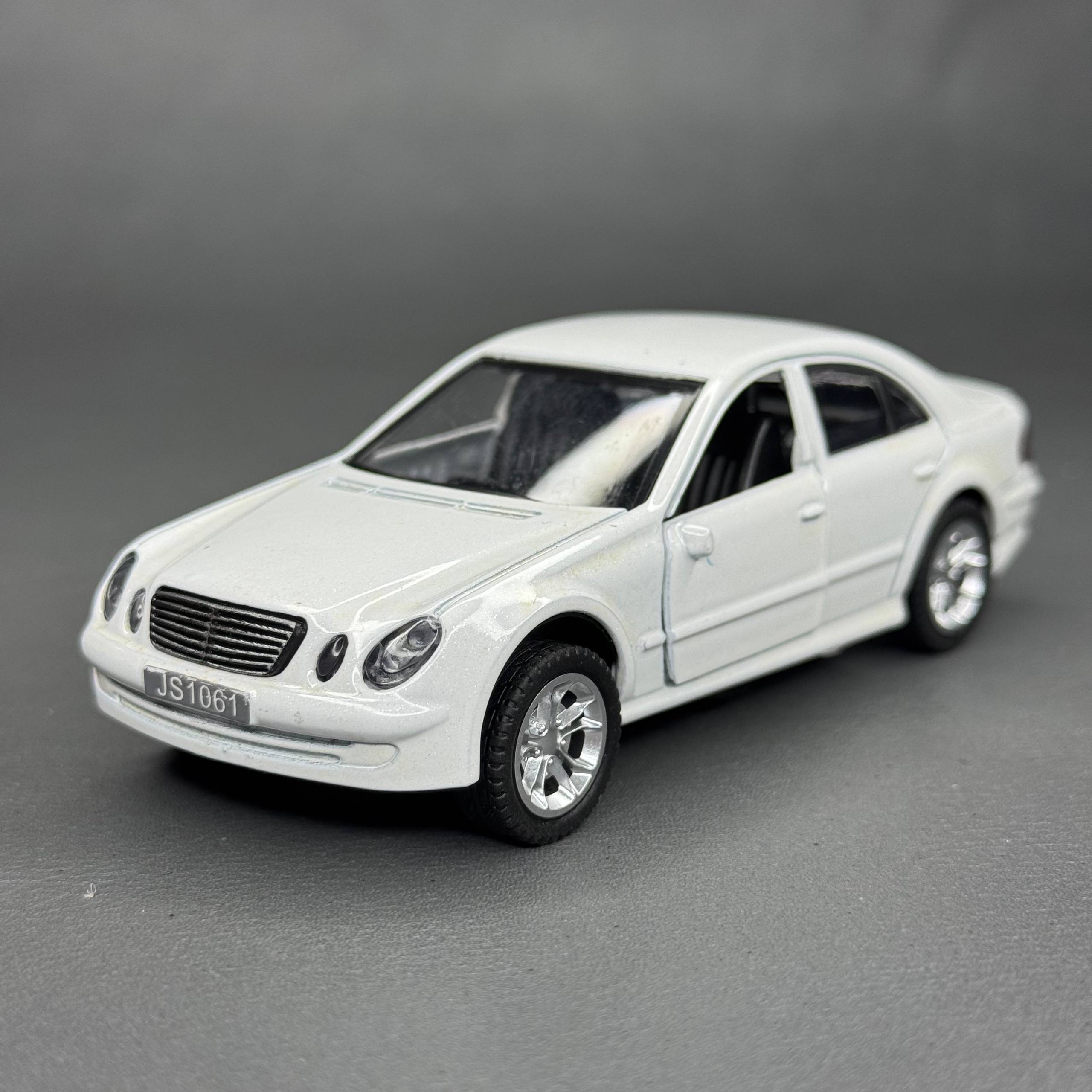 ماکت ماشین مرسدس بنز الگانس E CLASS W211