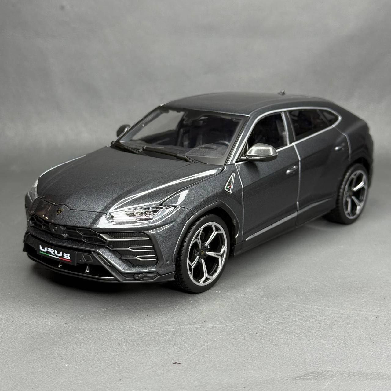 ماکت ماشین لامبورگینی اروس LAMBORGHINI URUS