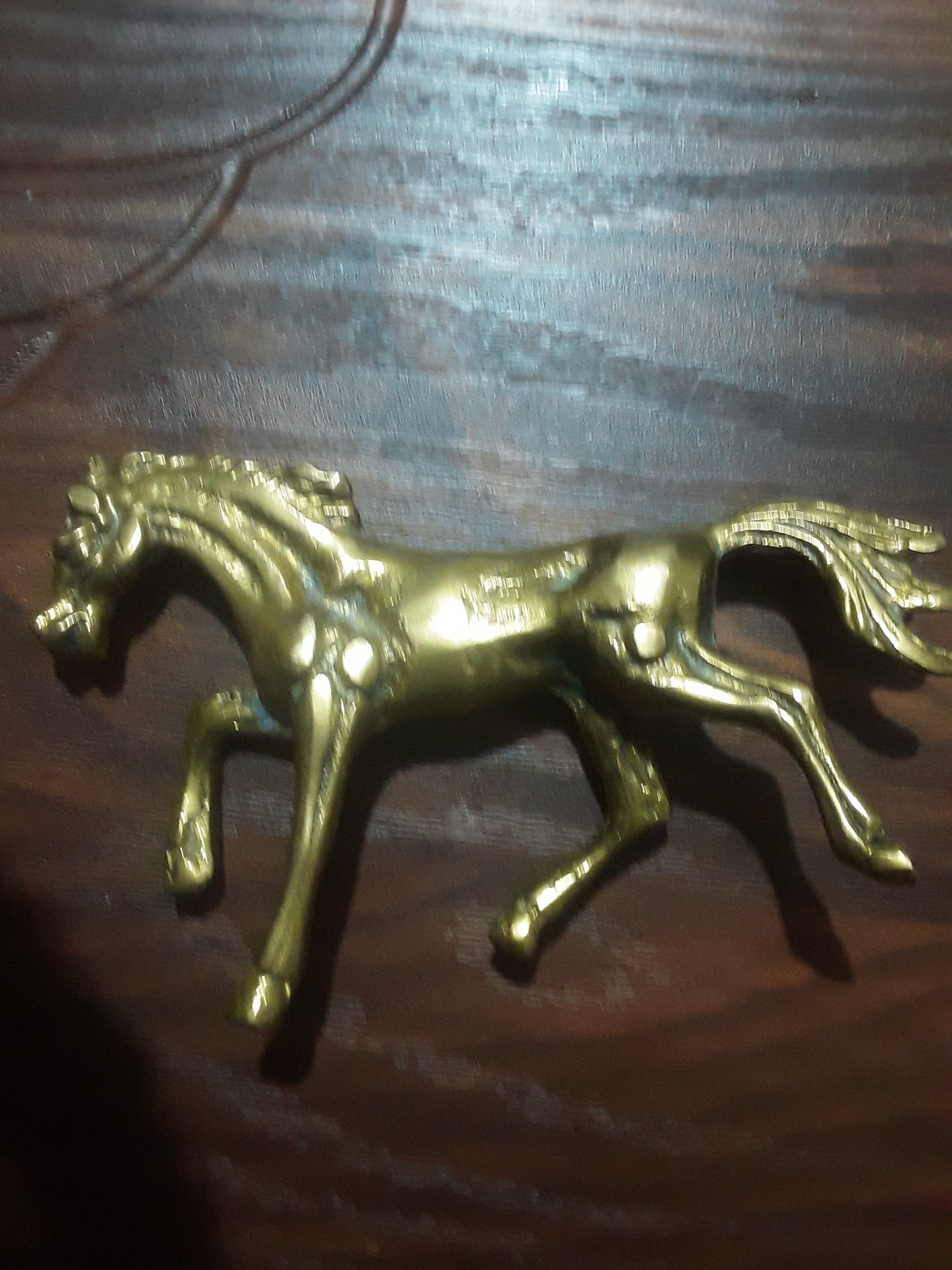 مجسمه فلزی اسب