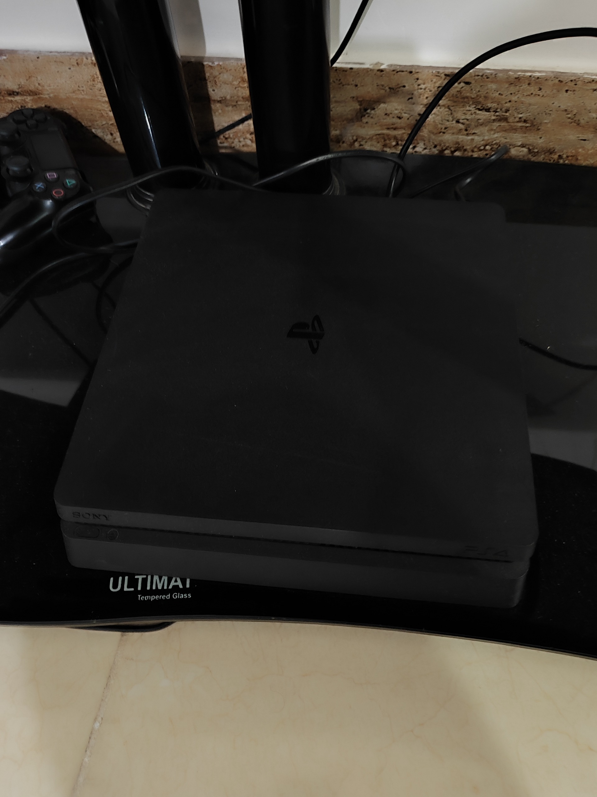 ps4 در حد نو با کارتن