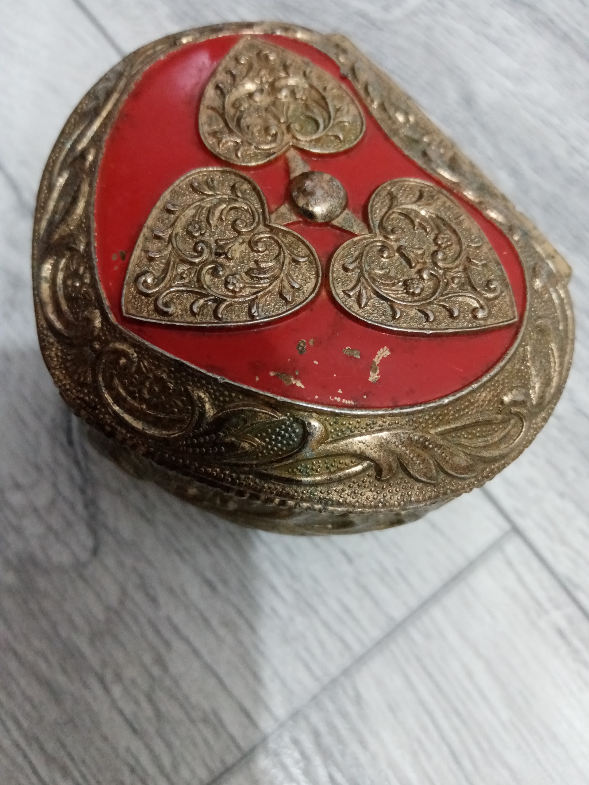 جعبه جواهرات برنجی  میناکاری قدمت بالا 60سال