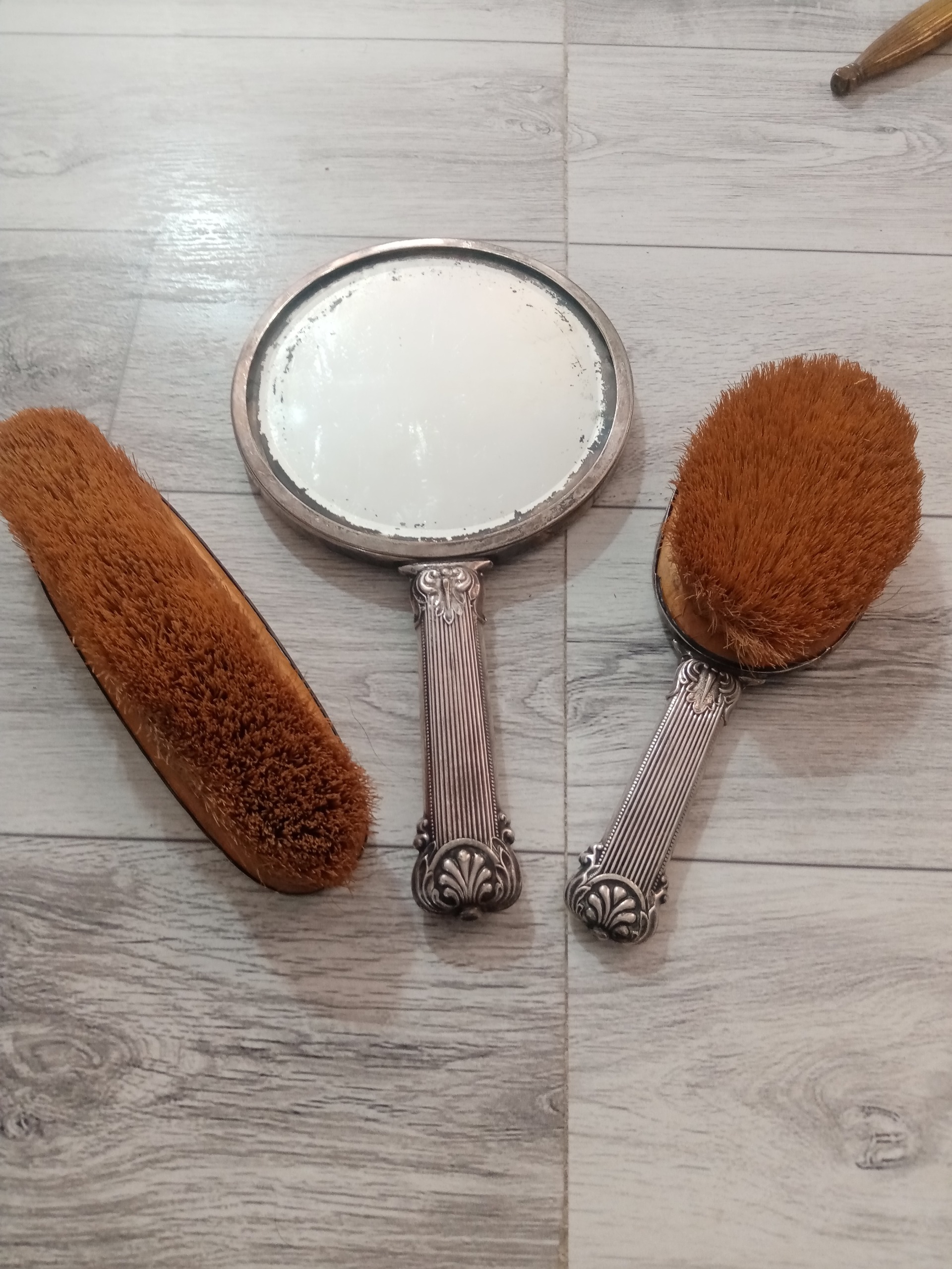 ست برس وآینه مارک دار