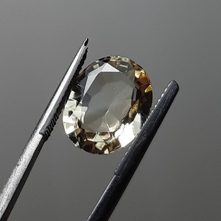 سیترین نباتی تراش جواهری پاک و زلال طبیعی معدنی