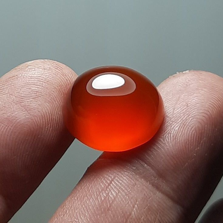 عقیق پرتقالی مایل به سرخ خوشرنگ آبدار اصل معدنی