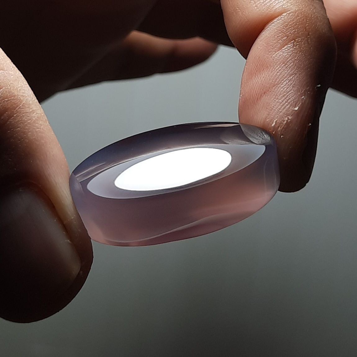 عقیق سوسنی غولپیکر اصل معدنی خراسان با رنگ طبیعی