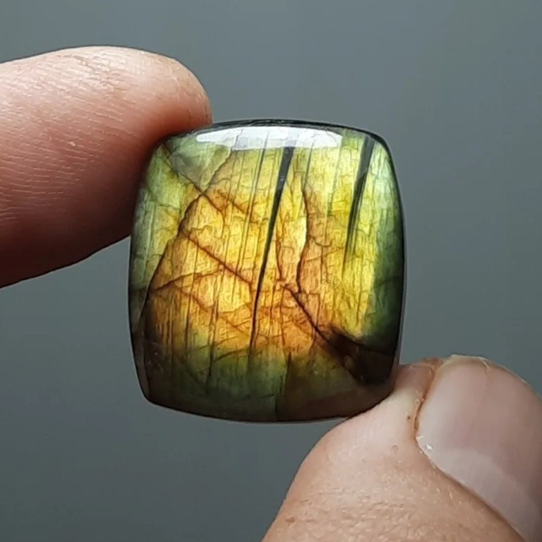 لابرادوریت طلایی فوق العاده زیبای اصل ماداگاسکار