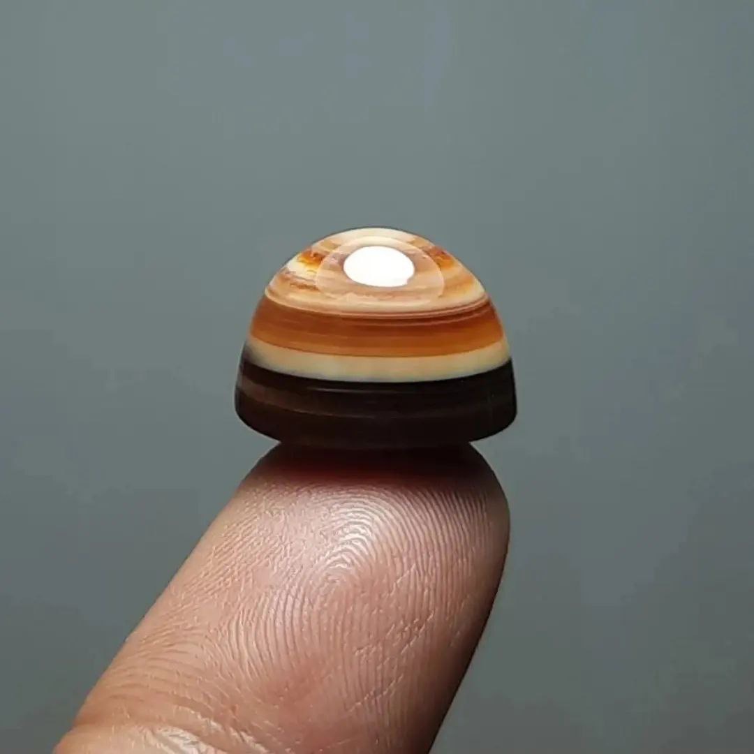 عقیق چندپوست خوشرنگ میزان و منظم اصل معدنی