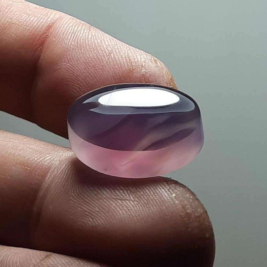 عقیق سوسنی دست تراش خوشرنگ آبدار طبیعی اصل یمن