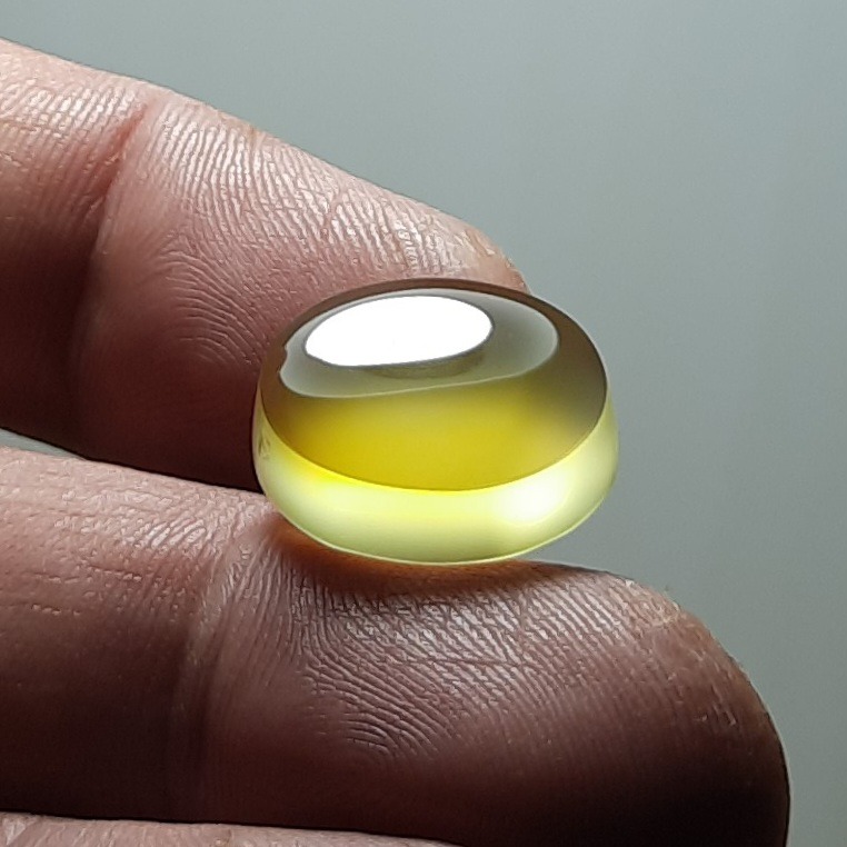 عقیق زرد لیمویی بشدت آبدار اصل یمن با رنگ طبیعی