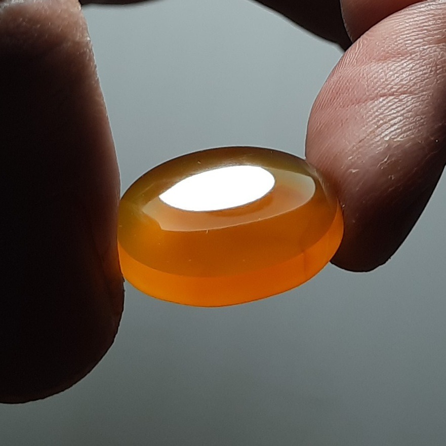 عقیق جزع زرد درشت خوشرنگ اصل یمن با رنگ طبیعی