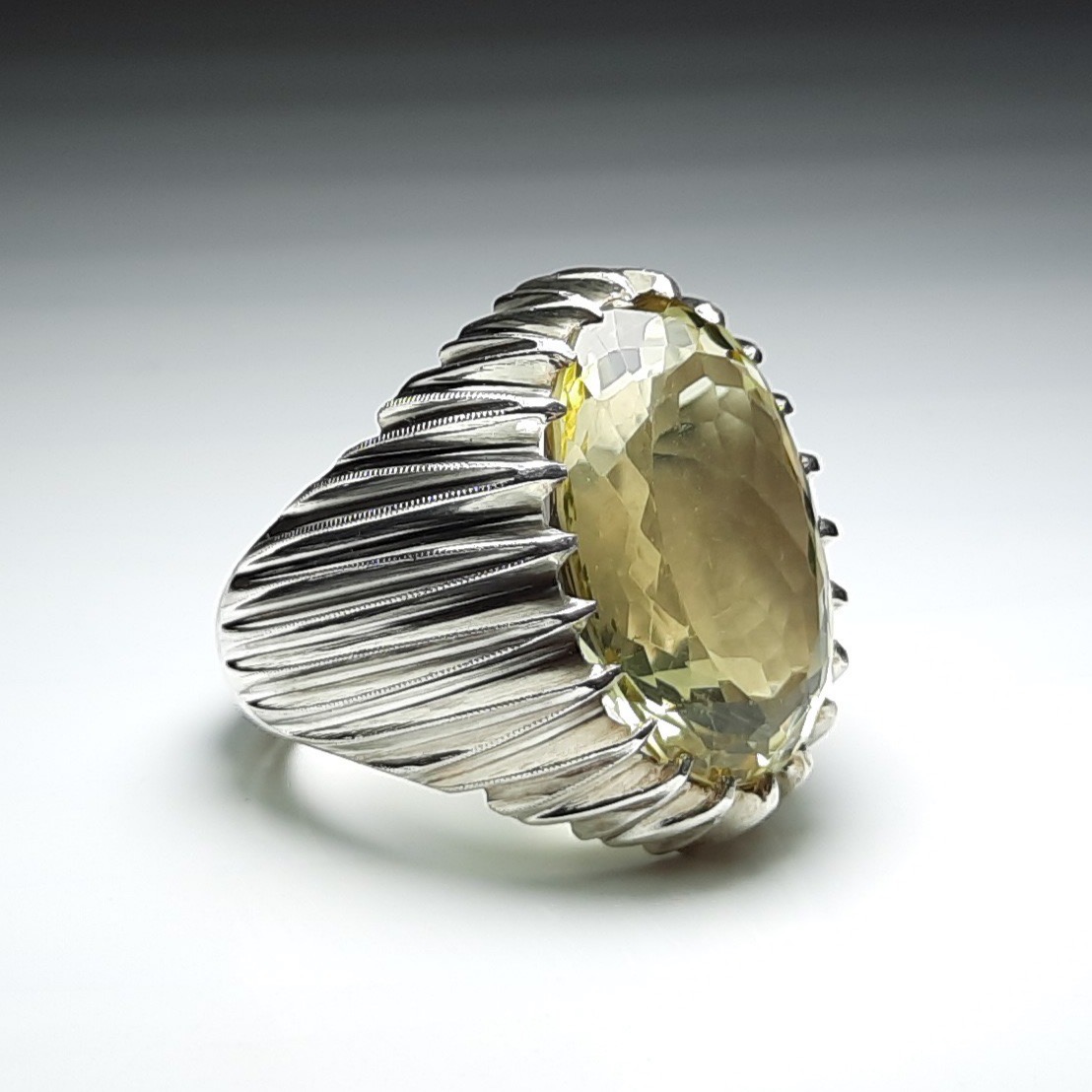 انگشتر نقره دستساز کوارتز لیمویی 25 قیراطی