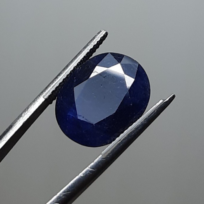 یاقوت کبود خوشرنگ اصل معدنی آفریقا